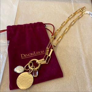 New with tags Womens necklace